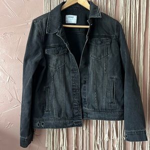 Black Old Navy Jean Jacket